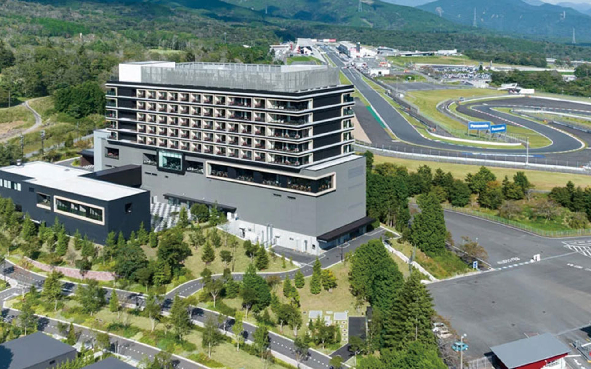 宿泊先は富士スピードウェイ