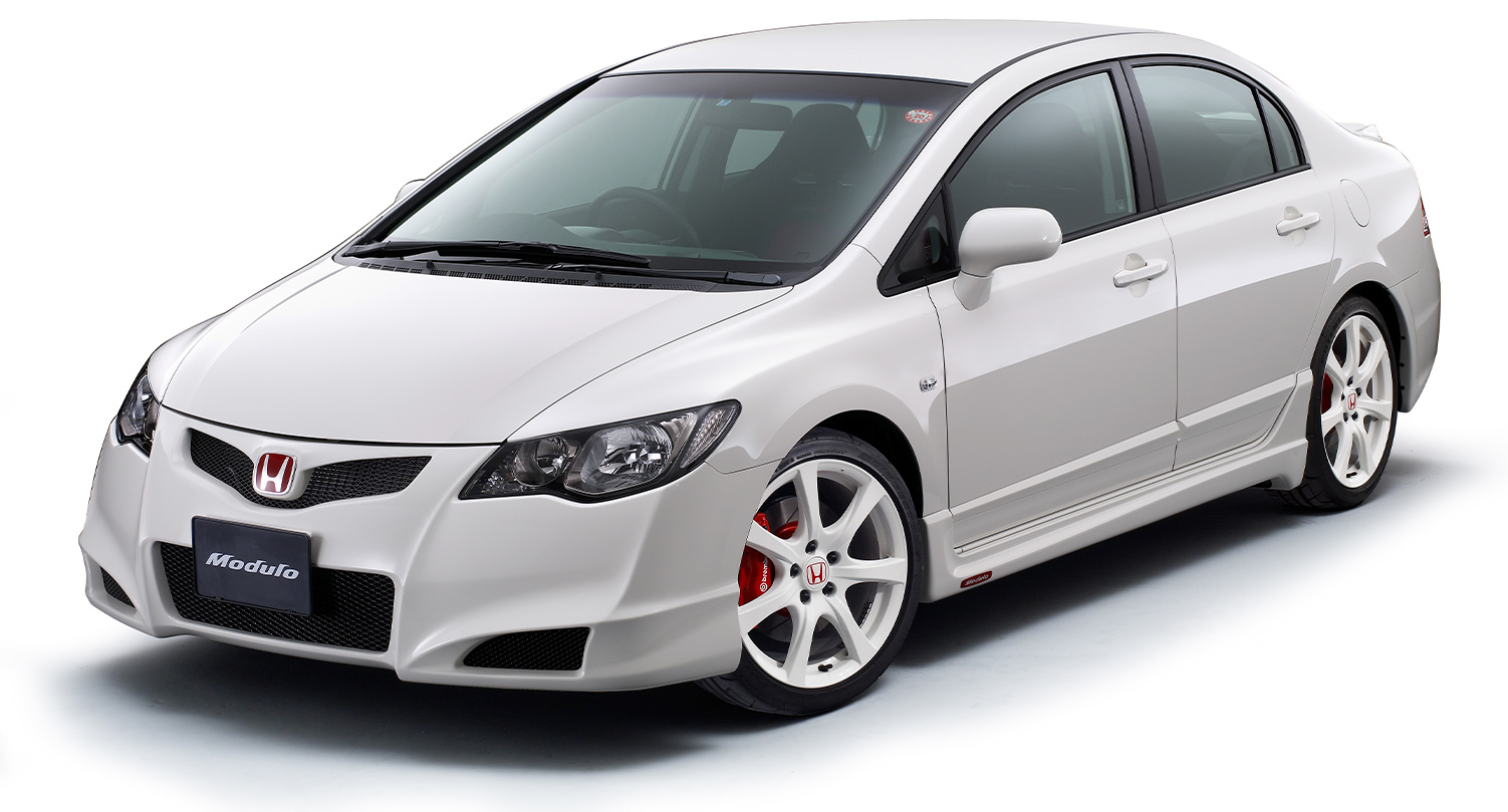 “実効空力”を初めて提唱したエアロパーツを搭載するSports Modulo CIVIC TYPE R（2008年）
