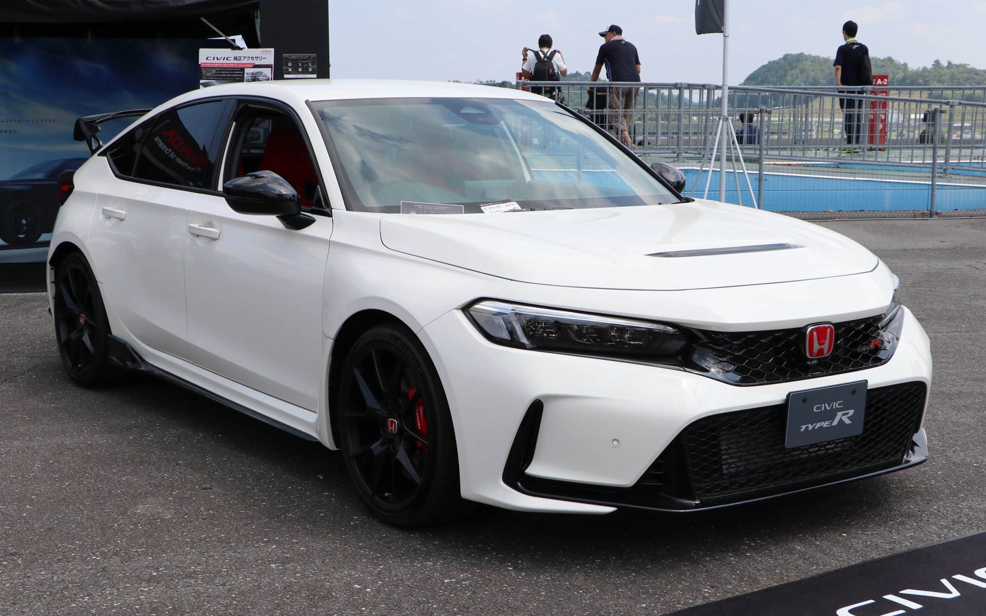 「とても過激だけど普段乗りもできる」と橋本氏も絶賛するシビックTYPE R