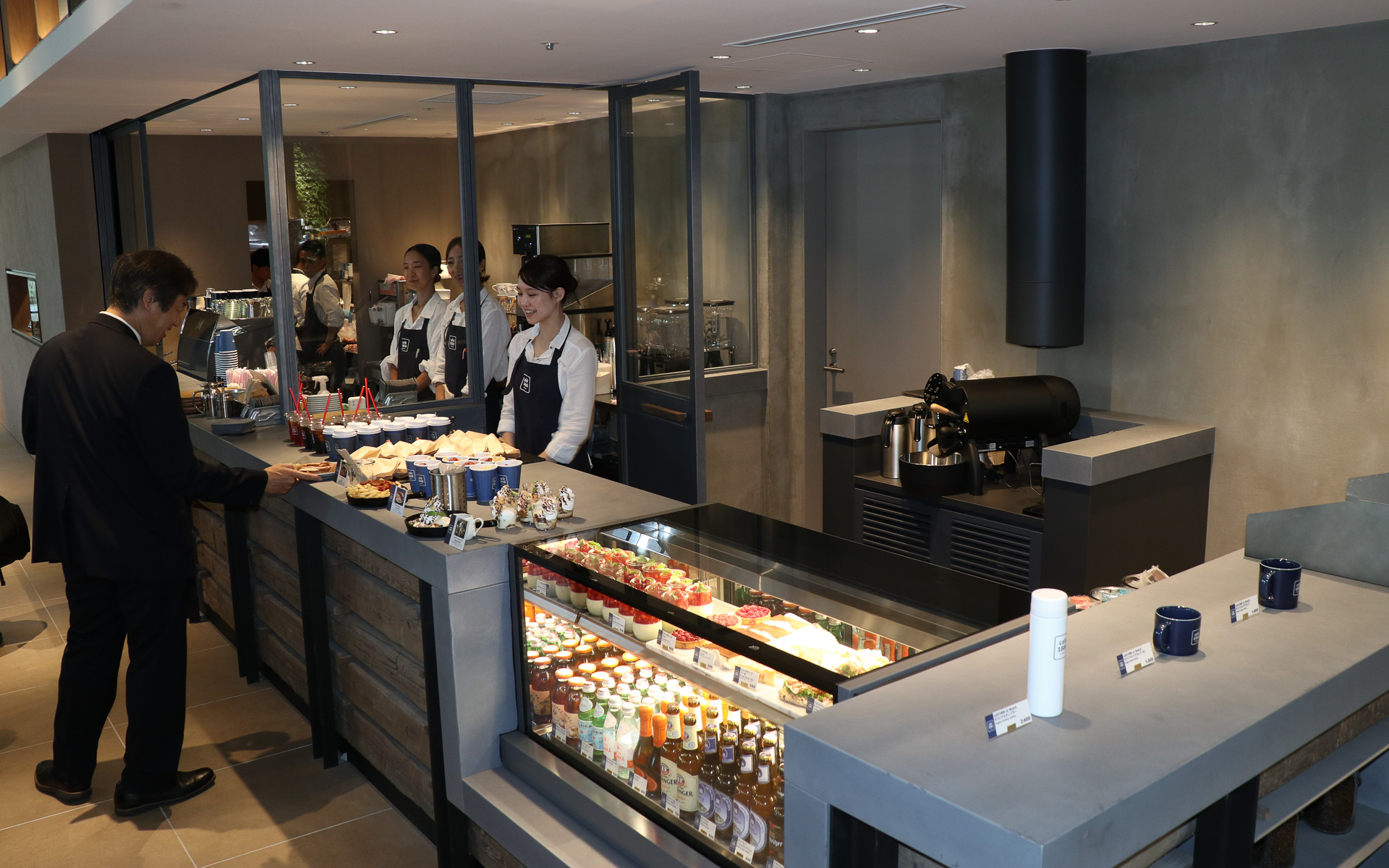 ドイツ・シュトゥットガルトの伝統を受け継ぐ食事やデザート、ドイツ製のビールやワインなどを提供する