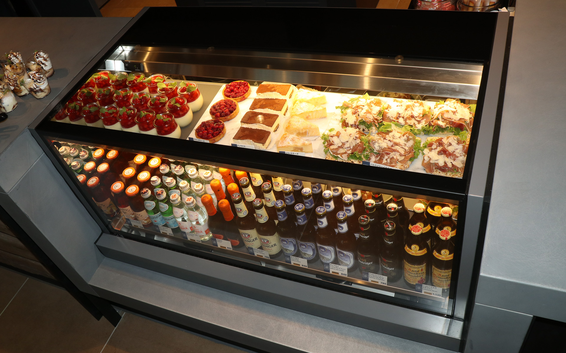 ドイツ・シュトゥットガルトの伝統を受け継ぐ食事やデザート、ドイツ製のビールやワインなどを提供する