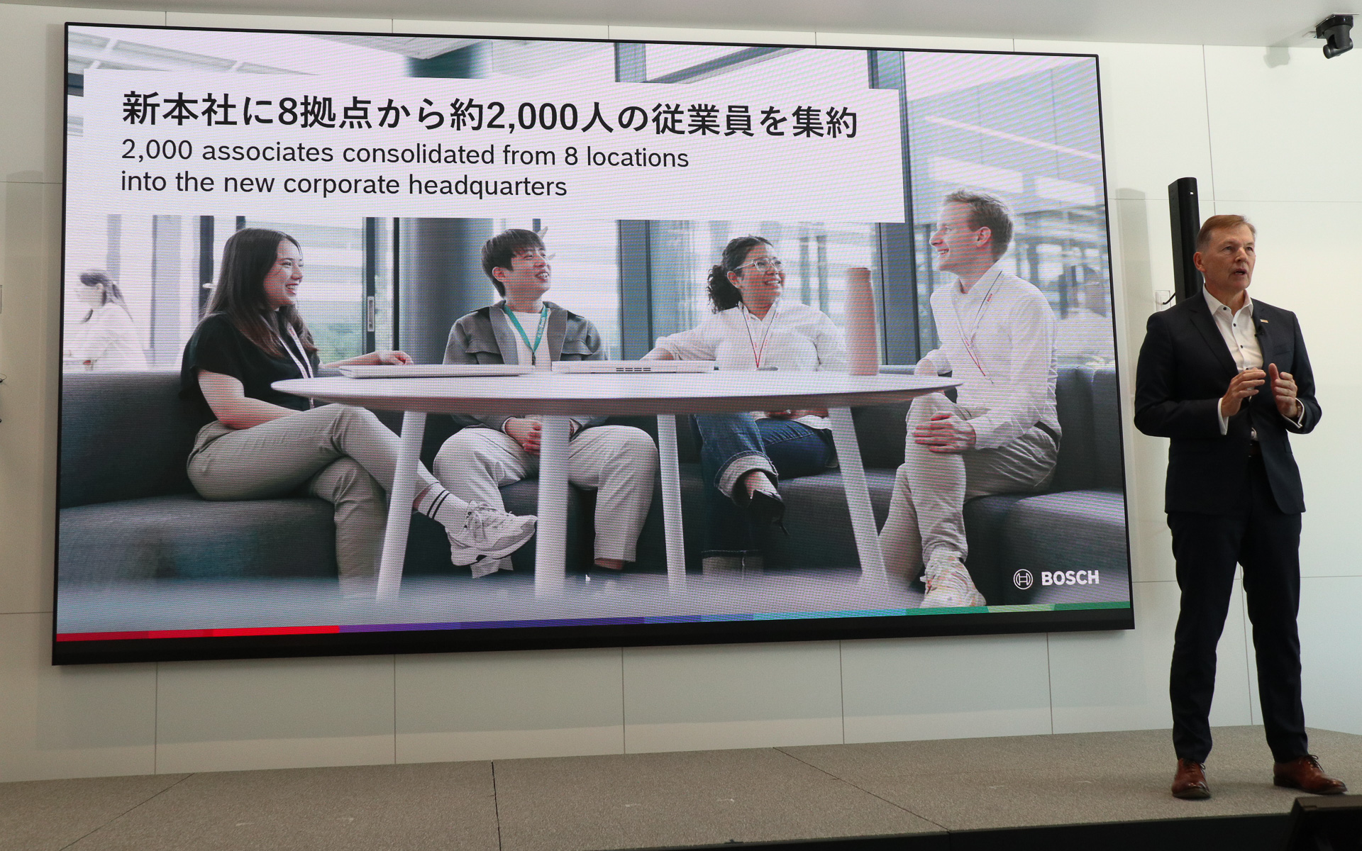 新本社にはこれまで点在していた開発拠点などの従業員が一堂に仕事を効率化