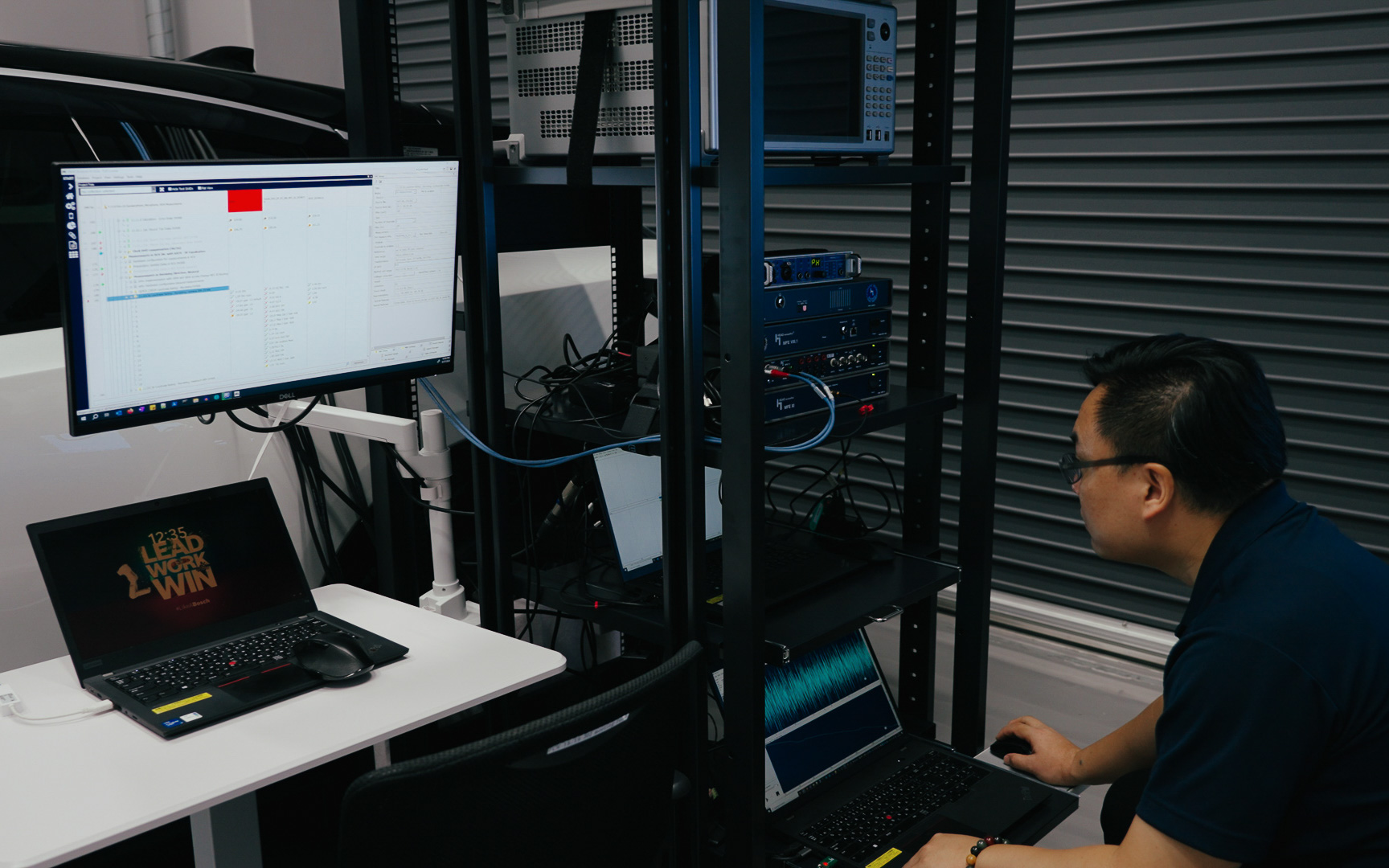 チューニングルームで行なわれている計測風景（写真提供：ボッシュ）