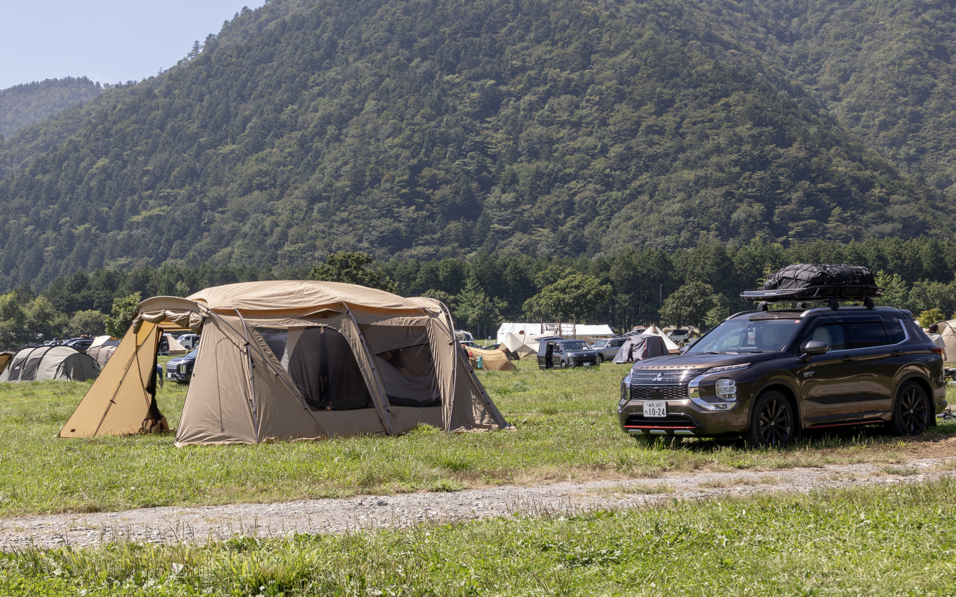 三菱自動車といえばPHEV（プラグインハイブリッド）。アウトランダーPHEVも多く見かけた車種