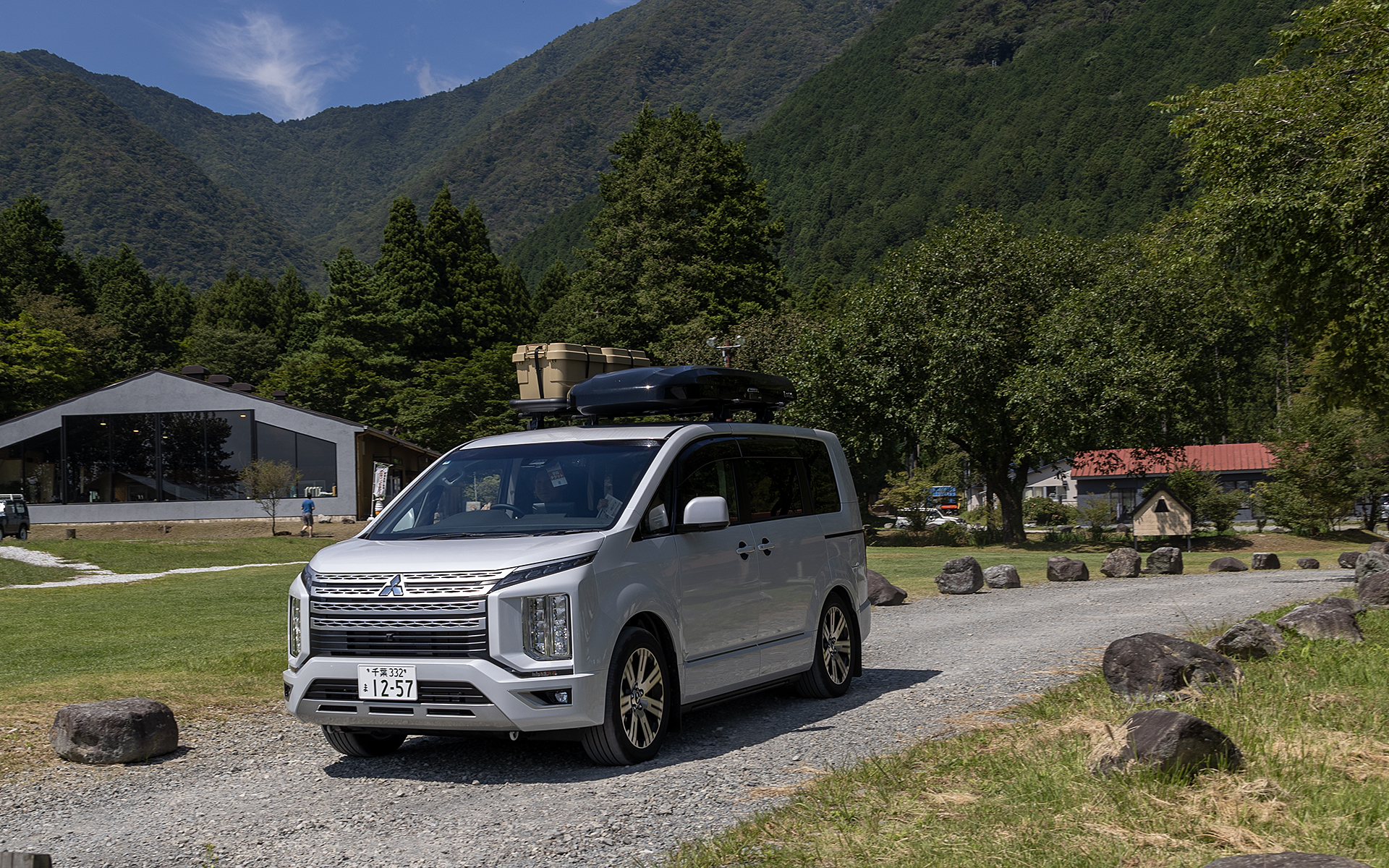 撮影している間にも参加者は続々と来場