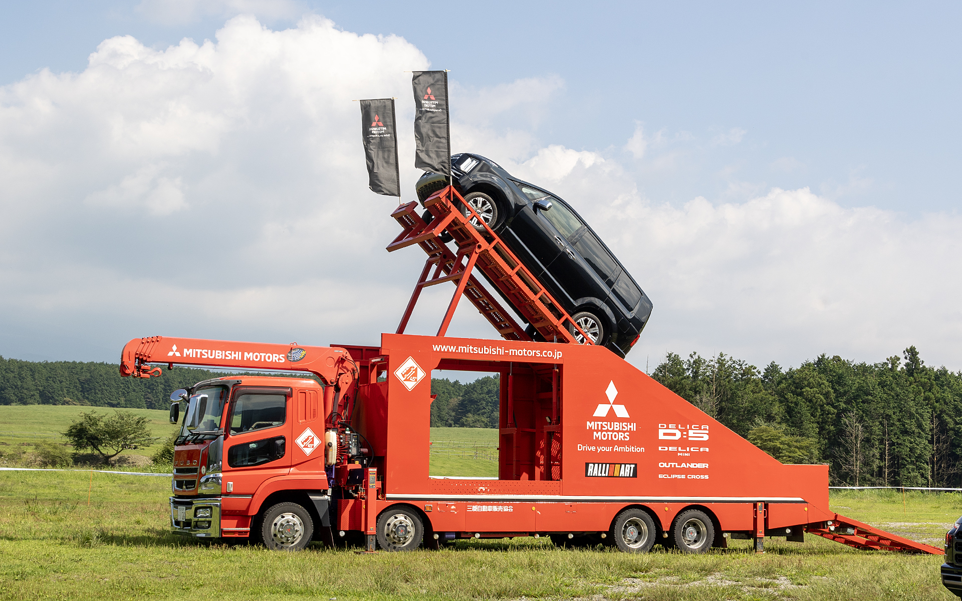 人気コンテンツ「4WD登坂キット体験」。今回のスターキャンプで参加者数が累計20万人になった