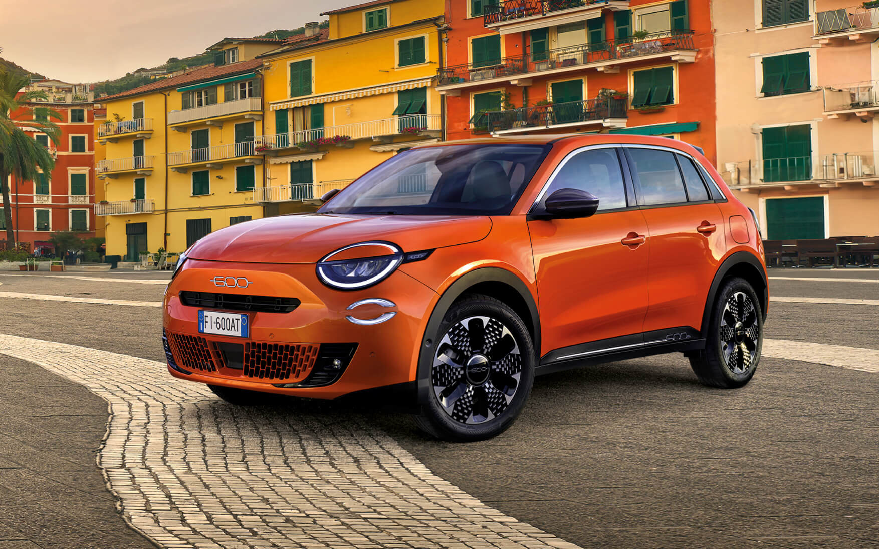 600eのボディサイズは4200×1780×1595mm（全長×全幅×全高）、ホイールベースは2560mm