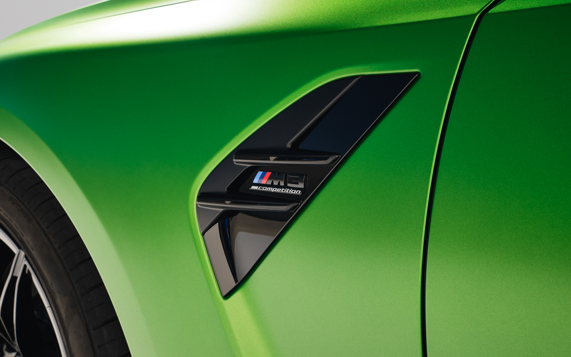 フロントフェンダーのM3ロゴ