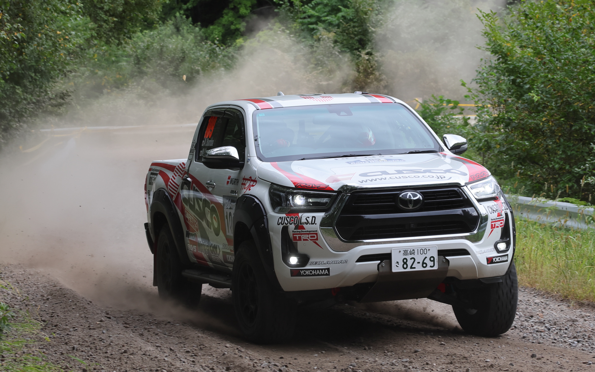 OP-XC2 1位 番場彬/梅本まどか組（CUSCO YH ジオランダーHILUX）