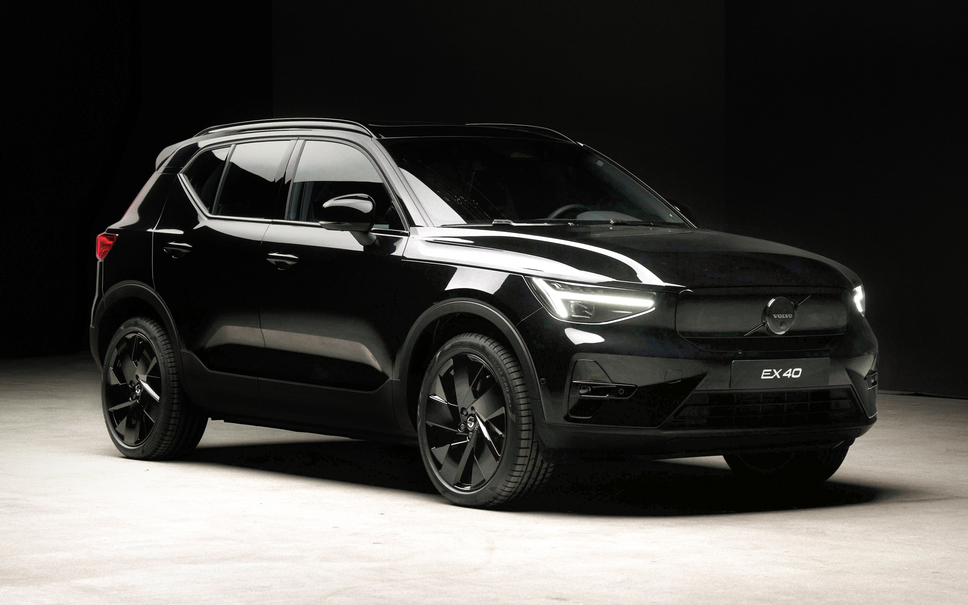 ボルボの特別仕様車「EX40ウルトラ シングルモーター ブラックエディション」
