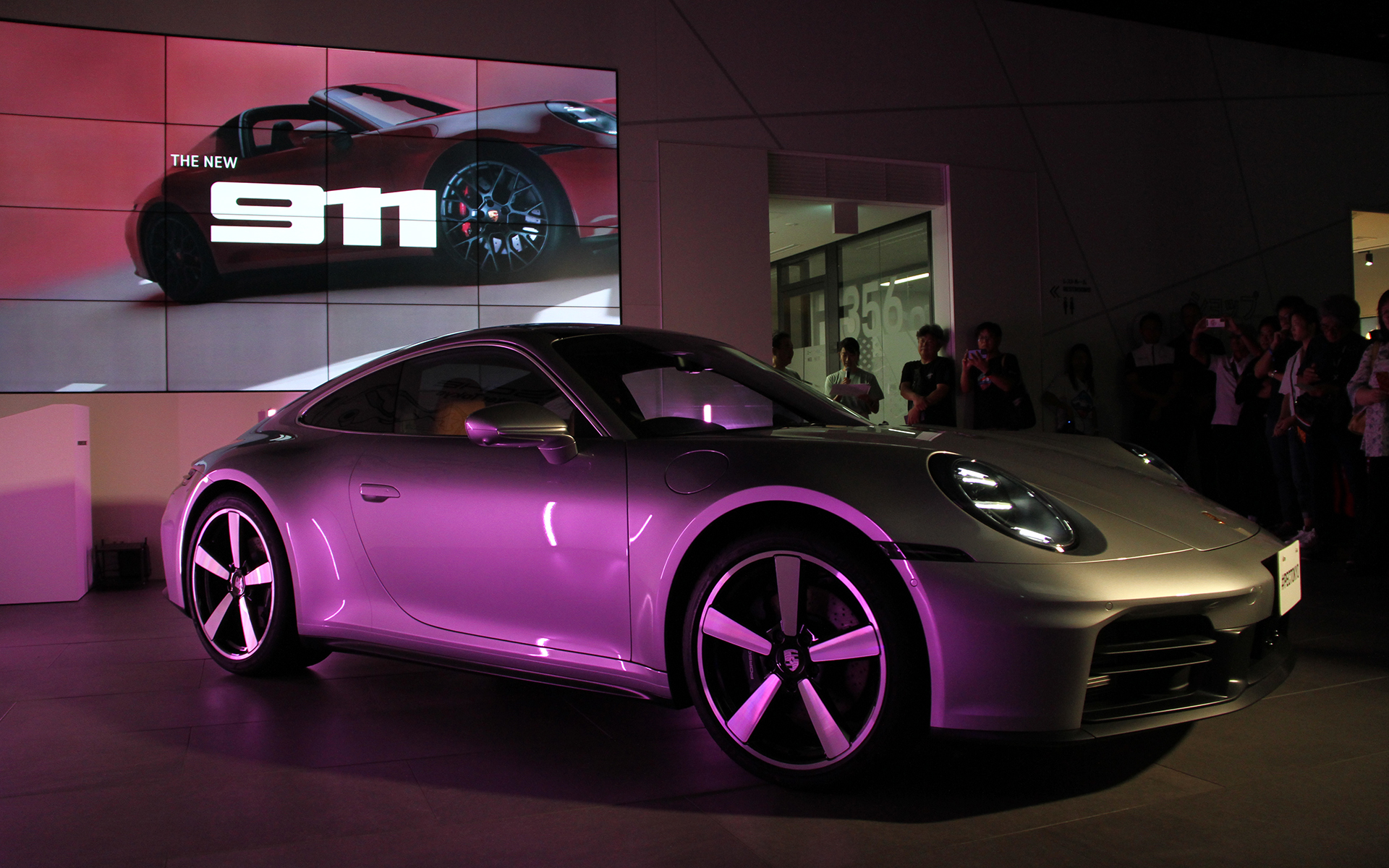 新型「911カレラ」を日本初公開
