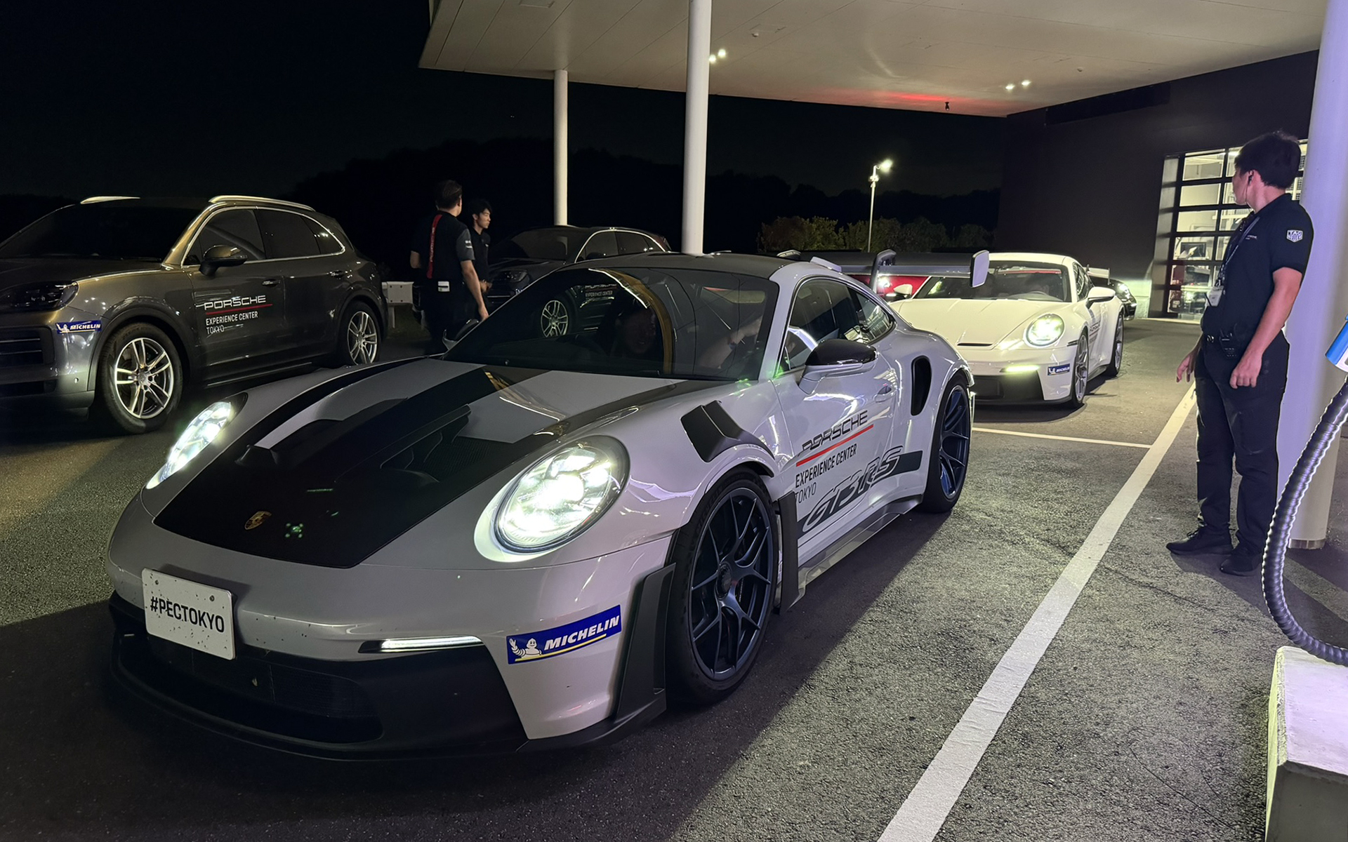 最新の911 GT3 RSのトラック走行体験も