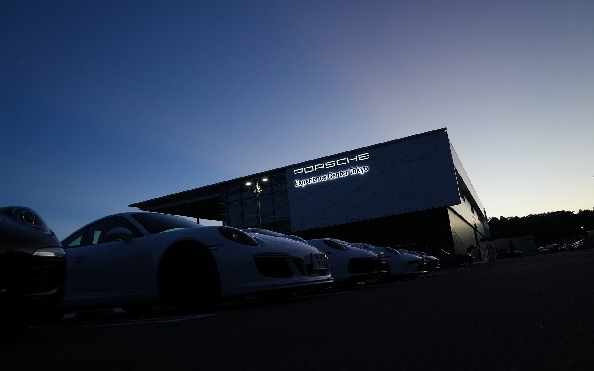 ポルシェ・エクスペリエンスセンター東京