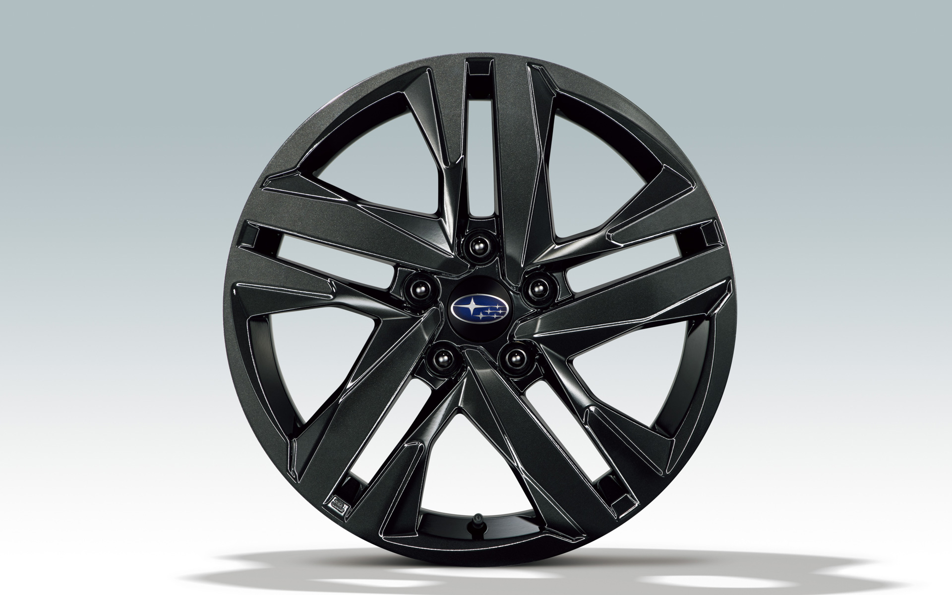 17インチアルミホイール（ダークメタリック塗装）