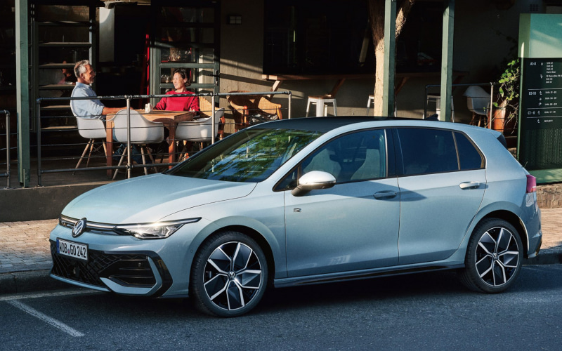 フォルクスワーゲン、新型「パサート」の価格公表 「ゴルフ