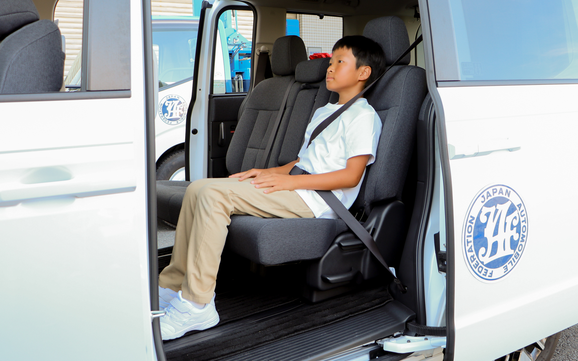 145cmの児童、チャイルドシート未使用時