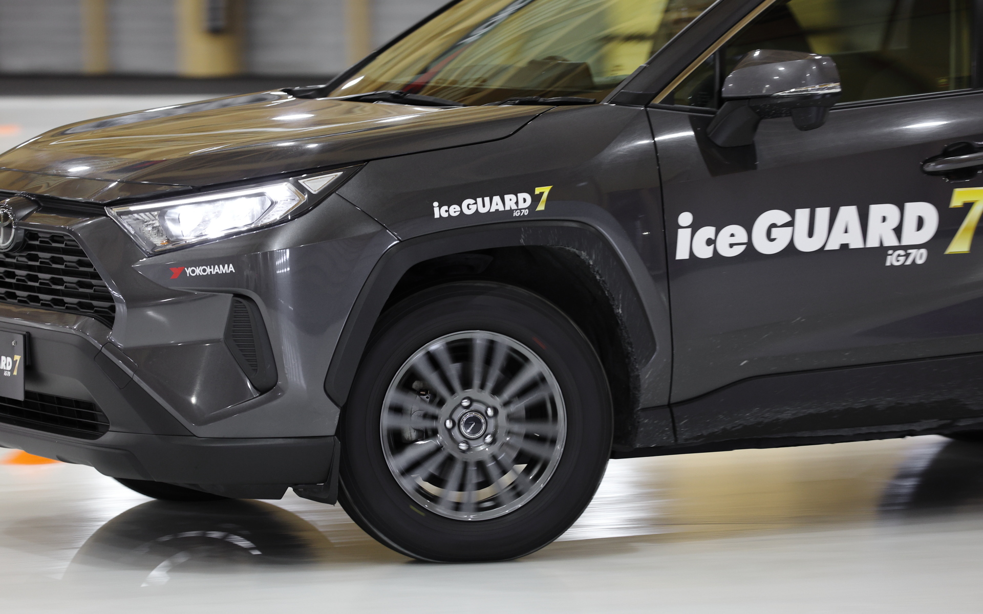 アイスガードSUVはすぐにグリップが抜けてしまう感覚があった