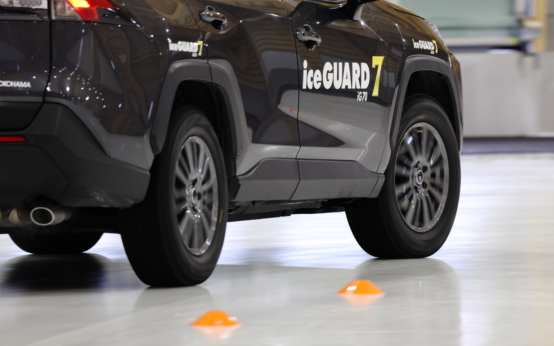 アイスガードSUVはすぐにグリップが抜けてしまう感覚があった