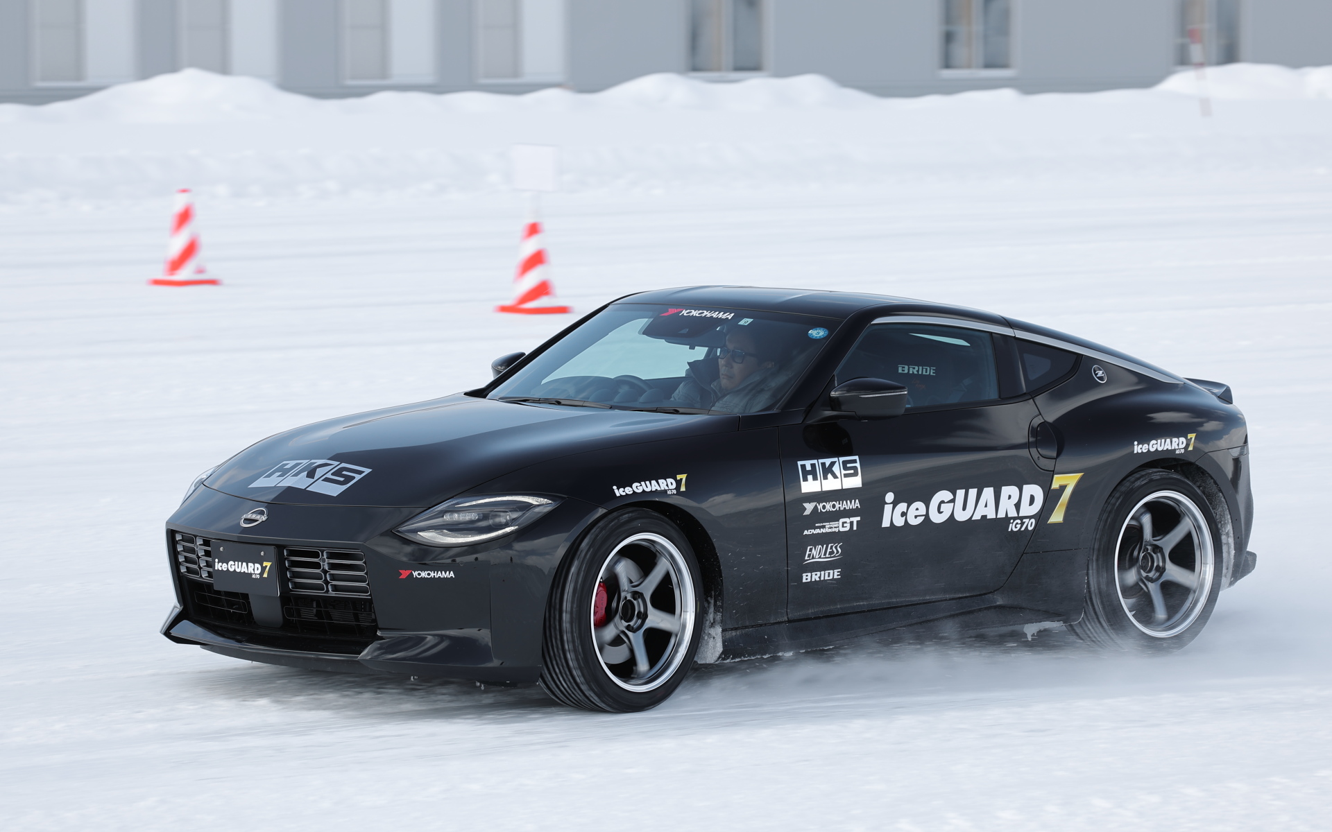 チューニングメーカーのHKSにカスタマイズされた日産の「フェアレディZ」