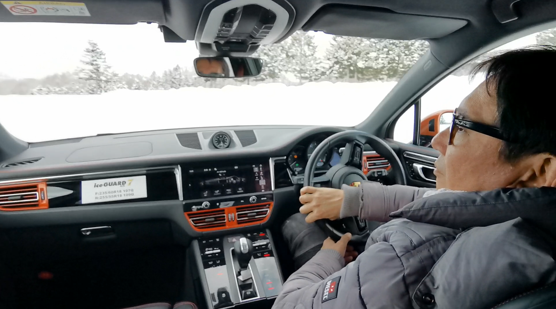 ポルシェのマカンで雪上を試す