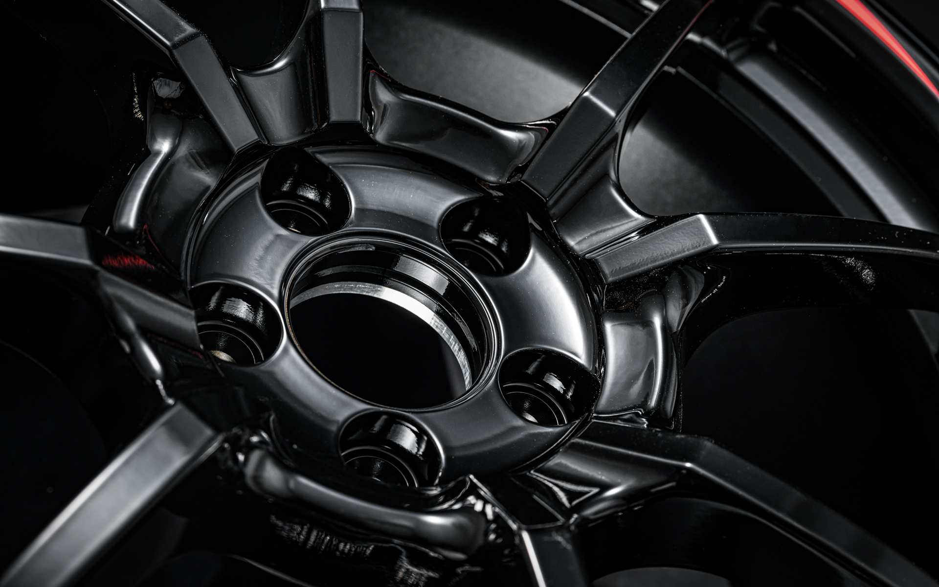 センターパートは改めて設計を見直すことで可能な限りの軽量化を実現した