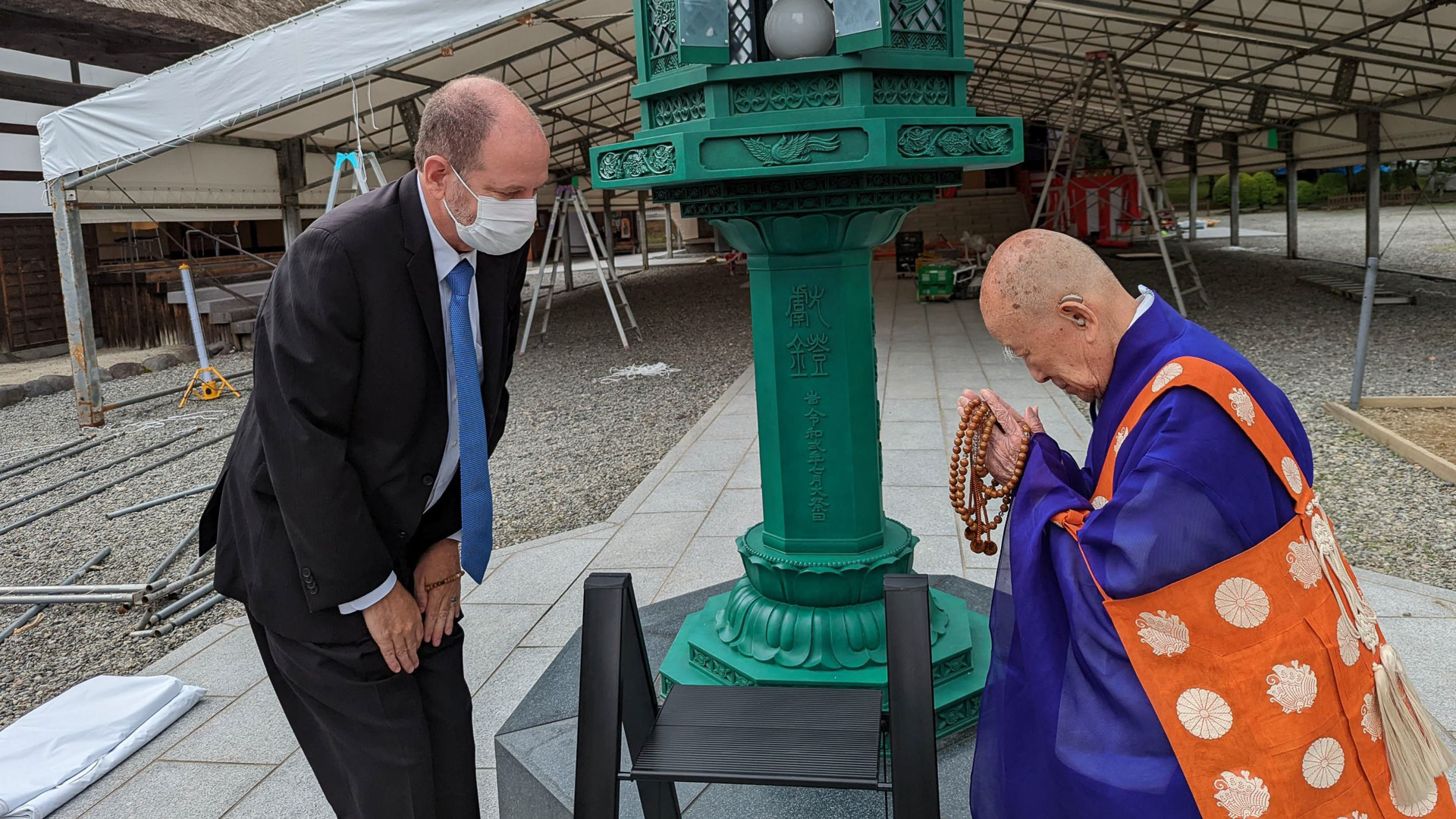 蓼科山聖光寺の松久保秀胤住職から教わるギル・プラット博士