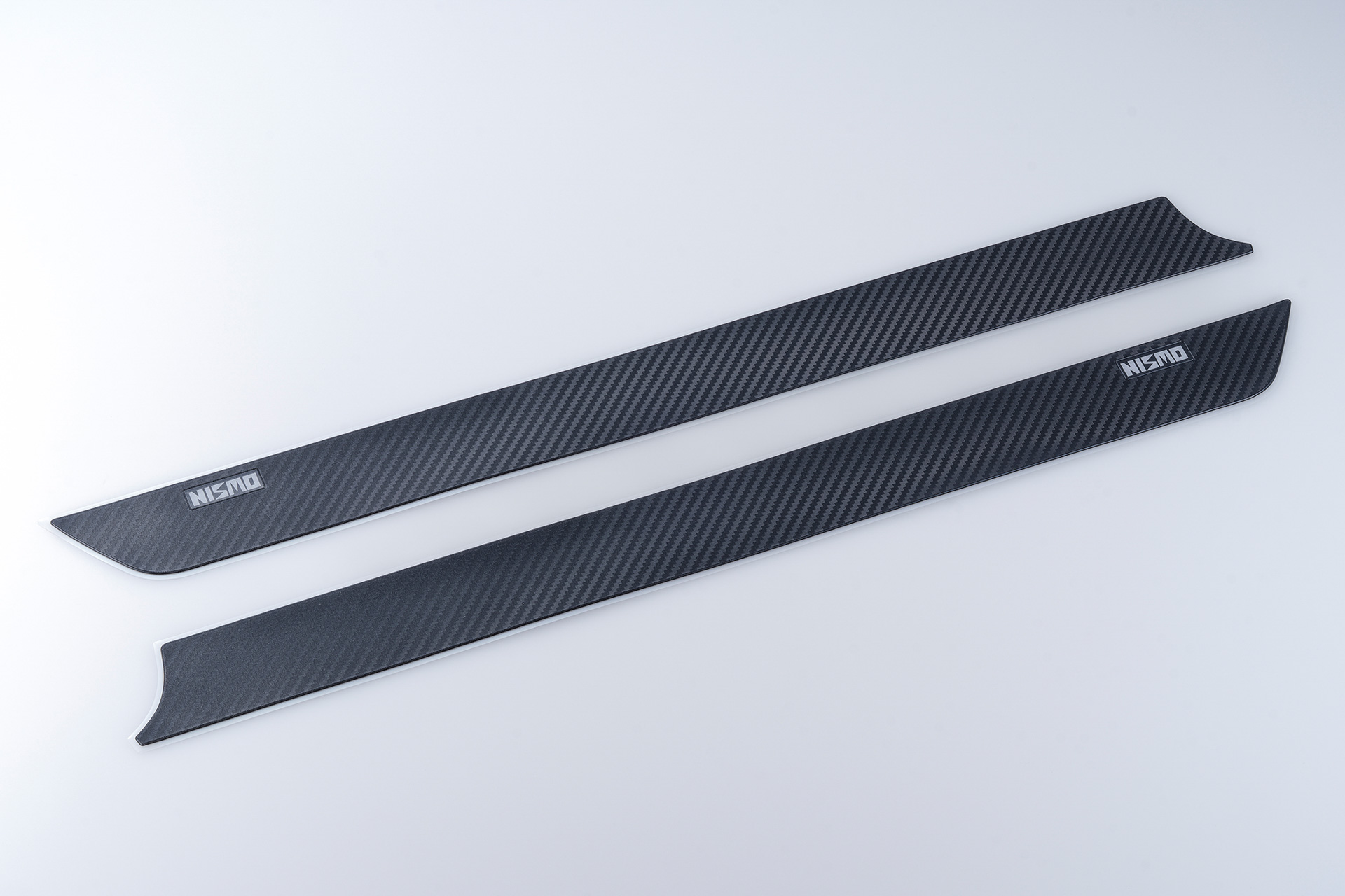 スカイラインGT-R（BNR32）用 ドアインナープロテクター 初代NISMOロゴバージョン