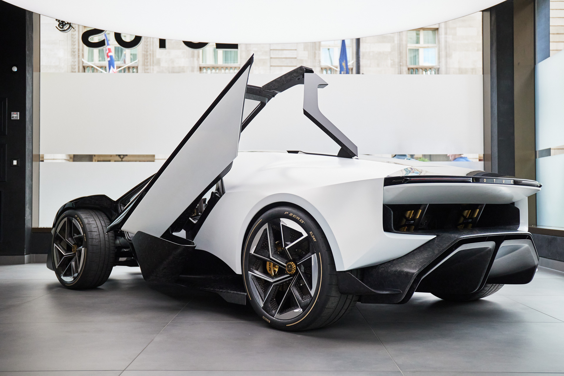 ロータスのEVコンセプト「セオリー1」