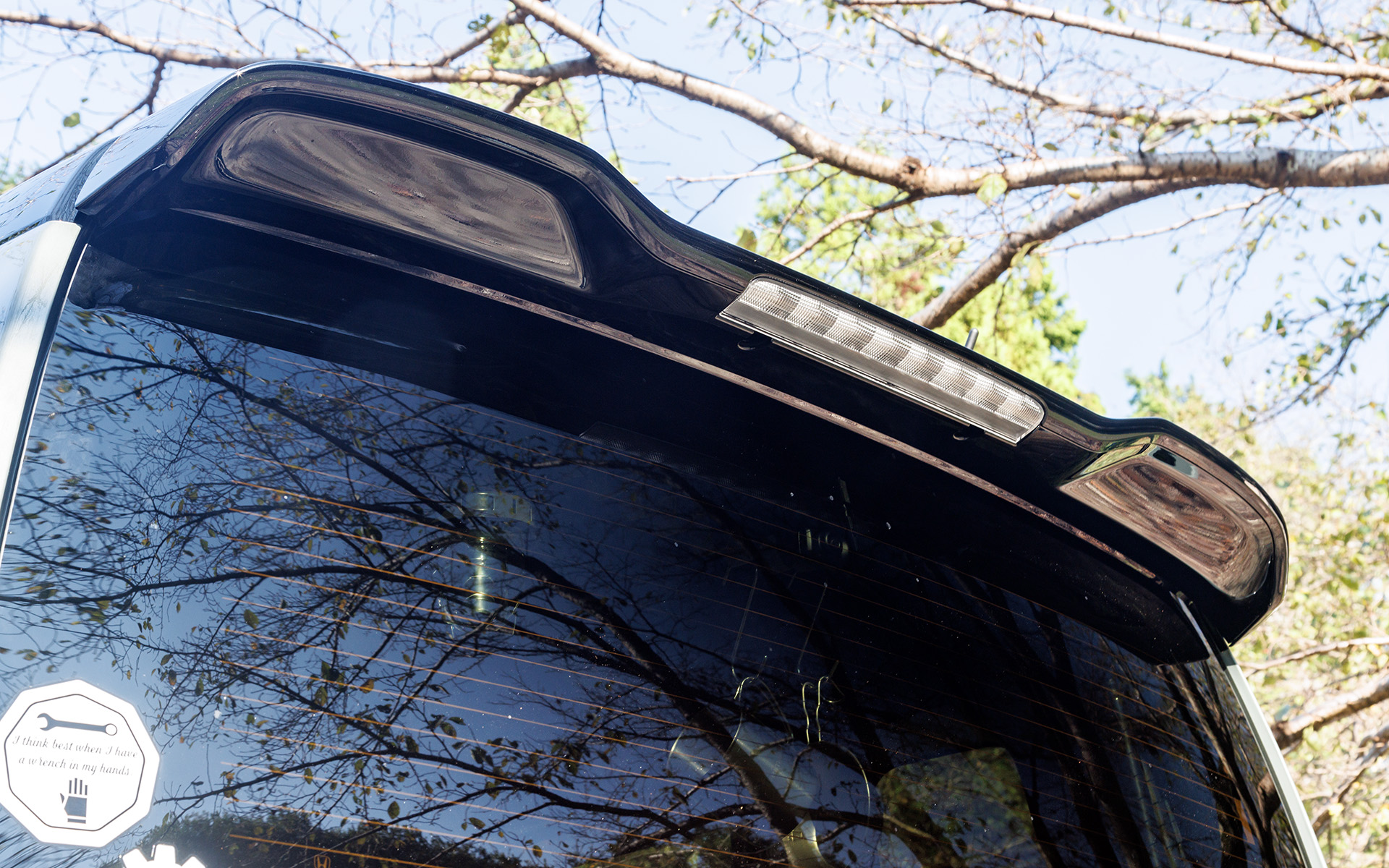 テールゲートスポイラー