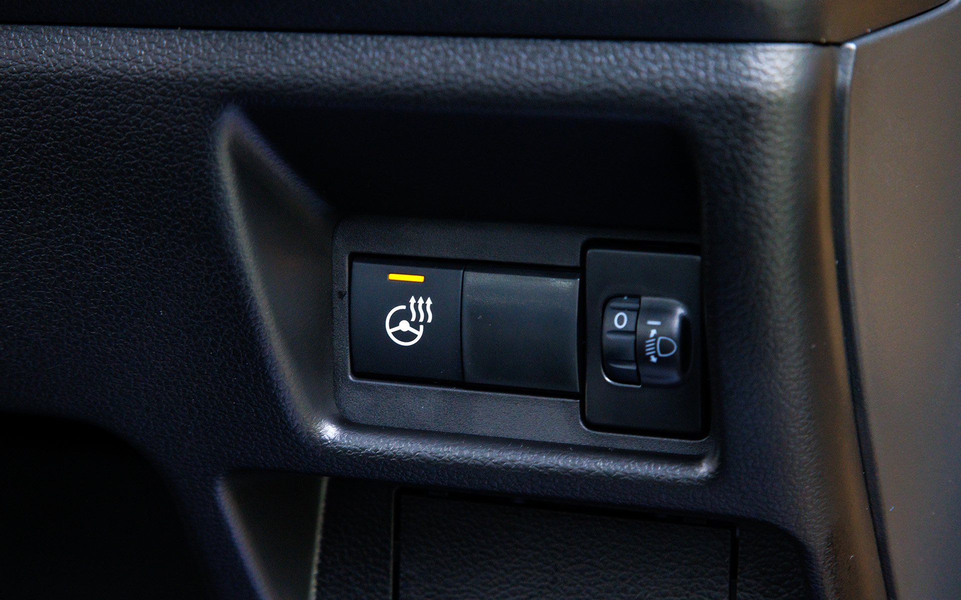 ステアリングヒーターも全車標準と快適装備の充実度がスゴイ