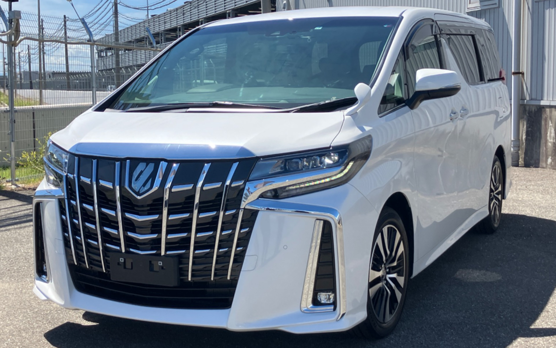 KINTO ONE（中古車）の「人気車種ランキング」1位のアルファード