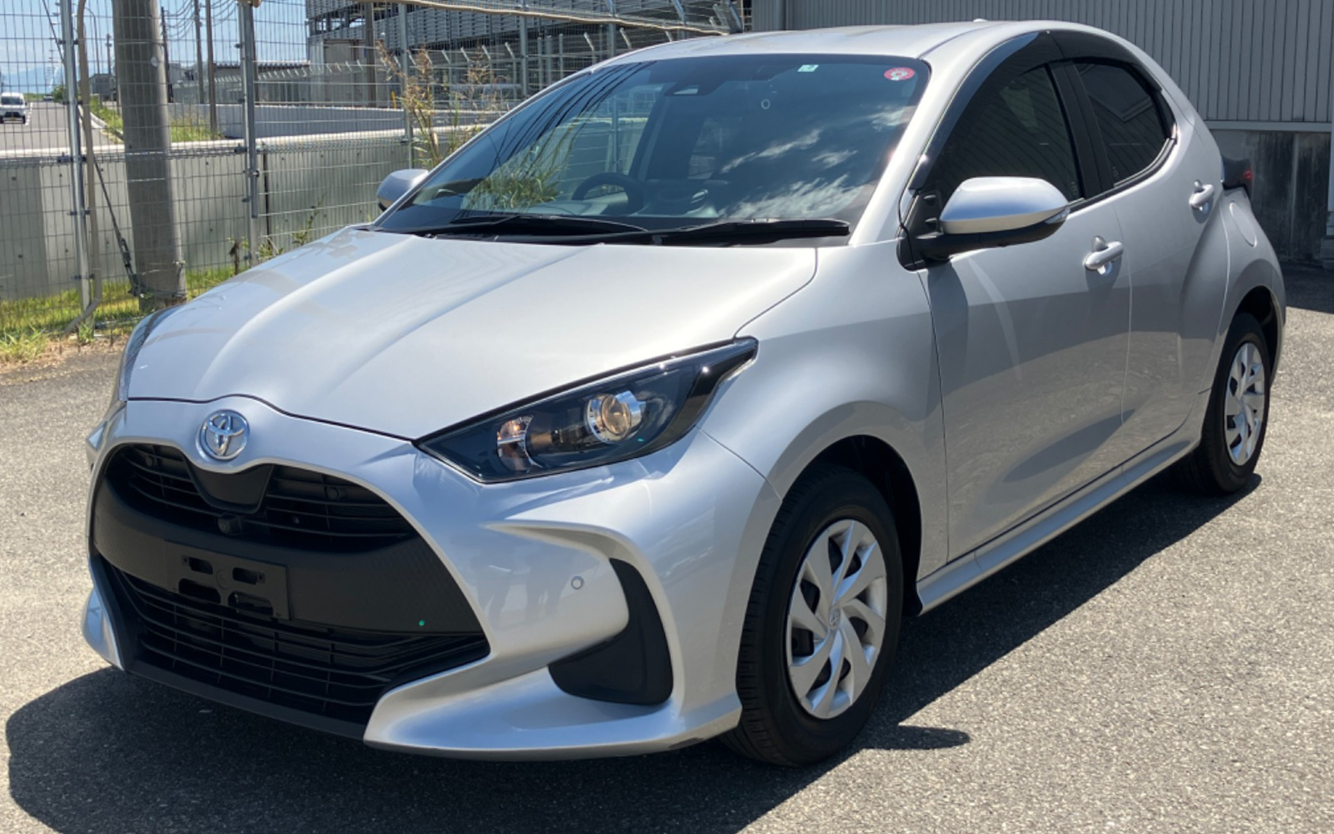 3位の「ヤリス」は2021年式以降の厳選された中古車で月額利用料3万580円～（9/17時点）