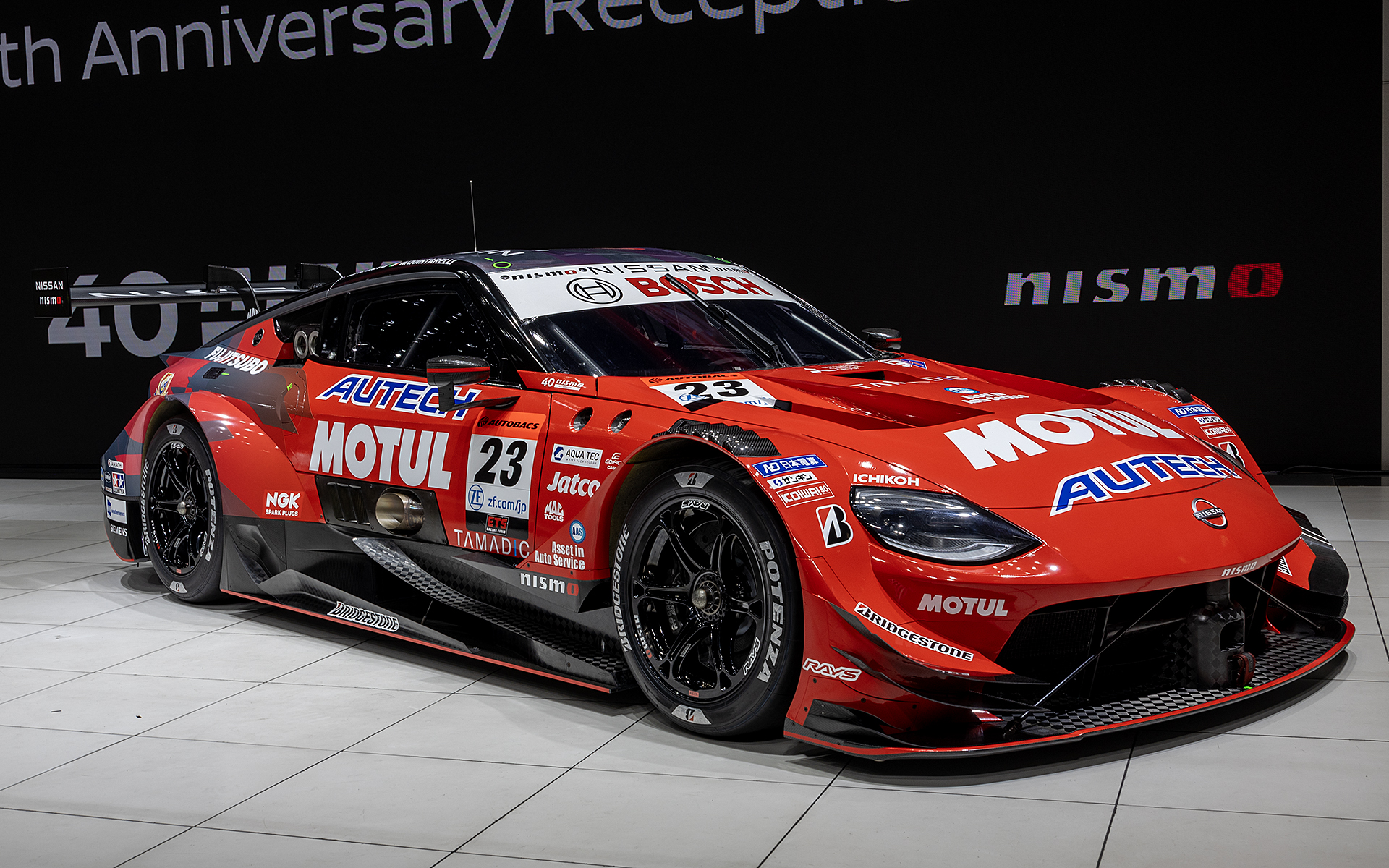 SUPER GTに参戦中の23号車MOTUL AUTECH Z