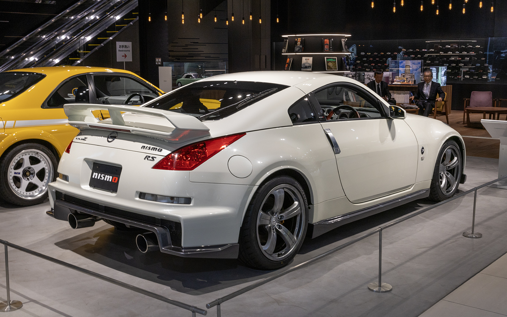 300基のみ作られたエンジンを搭載していた