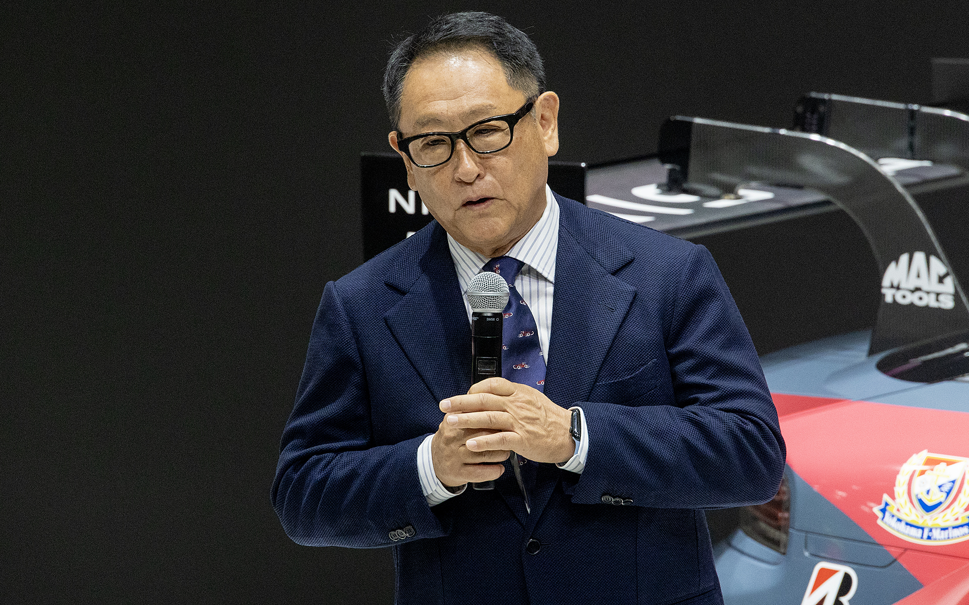 内田氏に続いて登壇したのはなんと豊田章男氏。一般社団法人スーパー耐久未来機構（STMO）の理事長としてあいさつを行なった