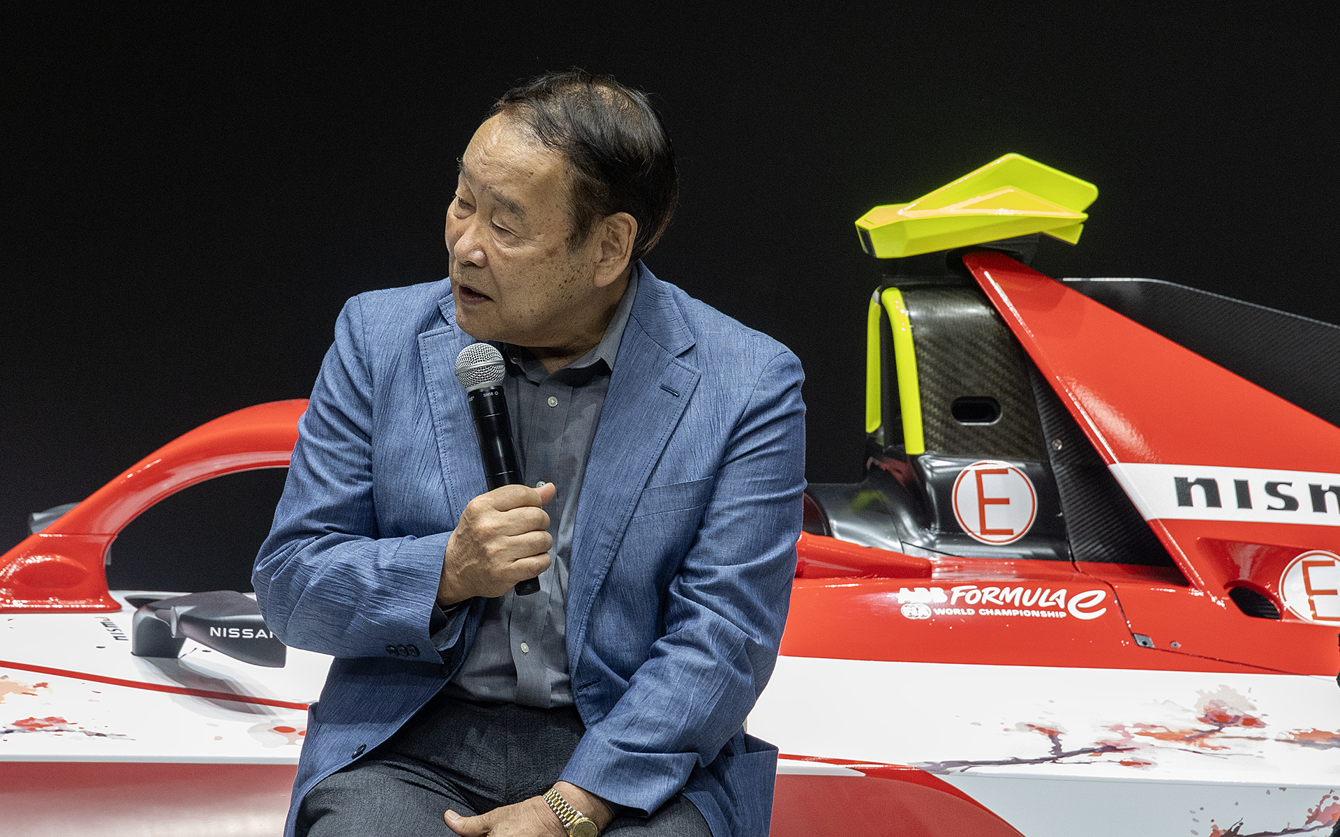 長谷見昌弘氏。若手のドライバーに向けてのコメントを求められた長谷見氏は「とにかく1台でも前に行くということを考えて走ってほしい」と語った