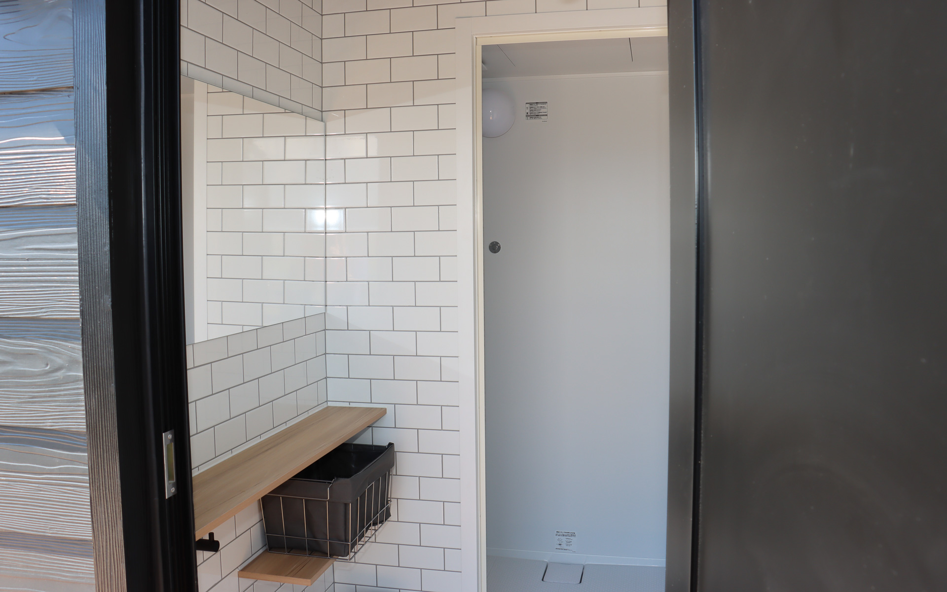 シャワー棟の内部