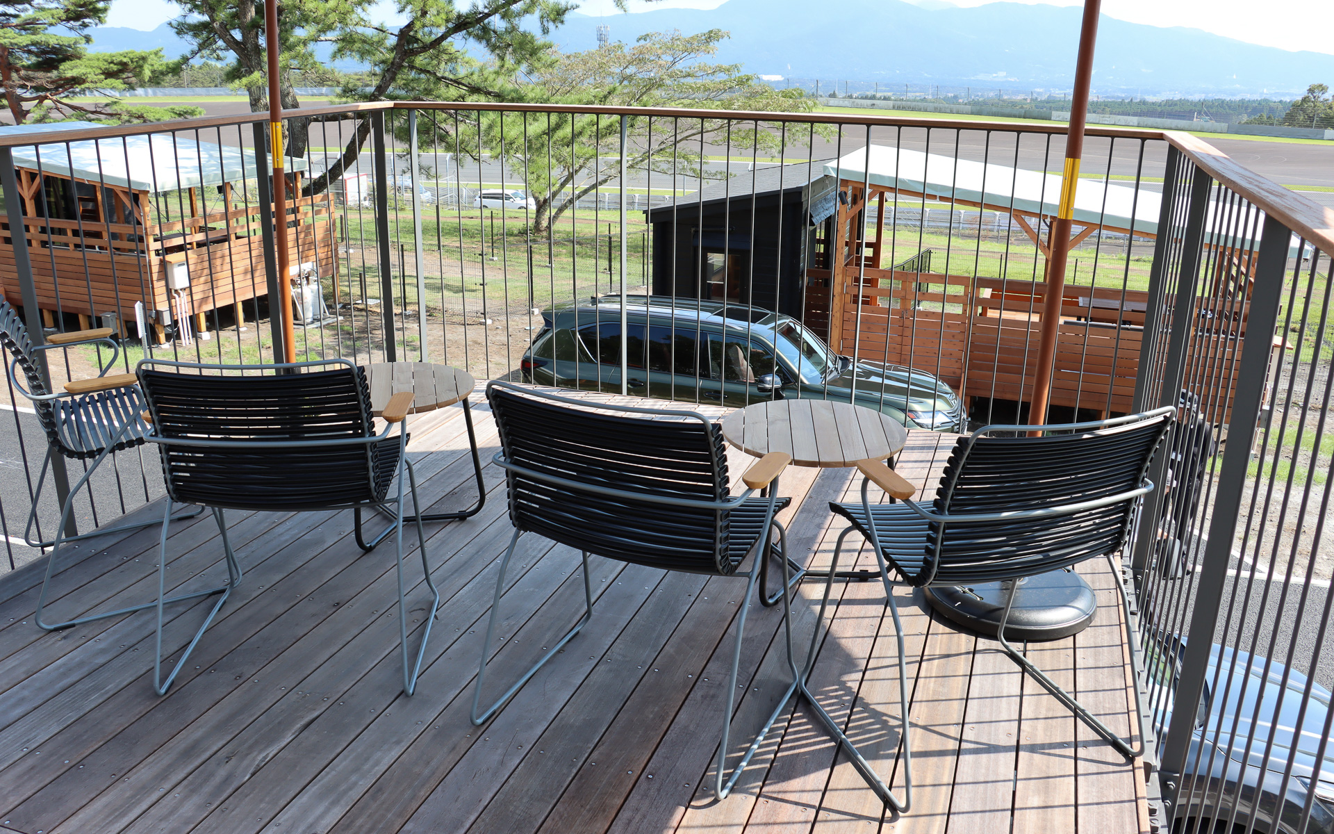 100Rを望む展望デッキ