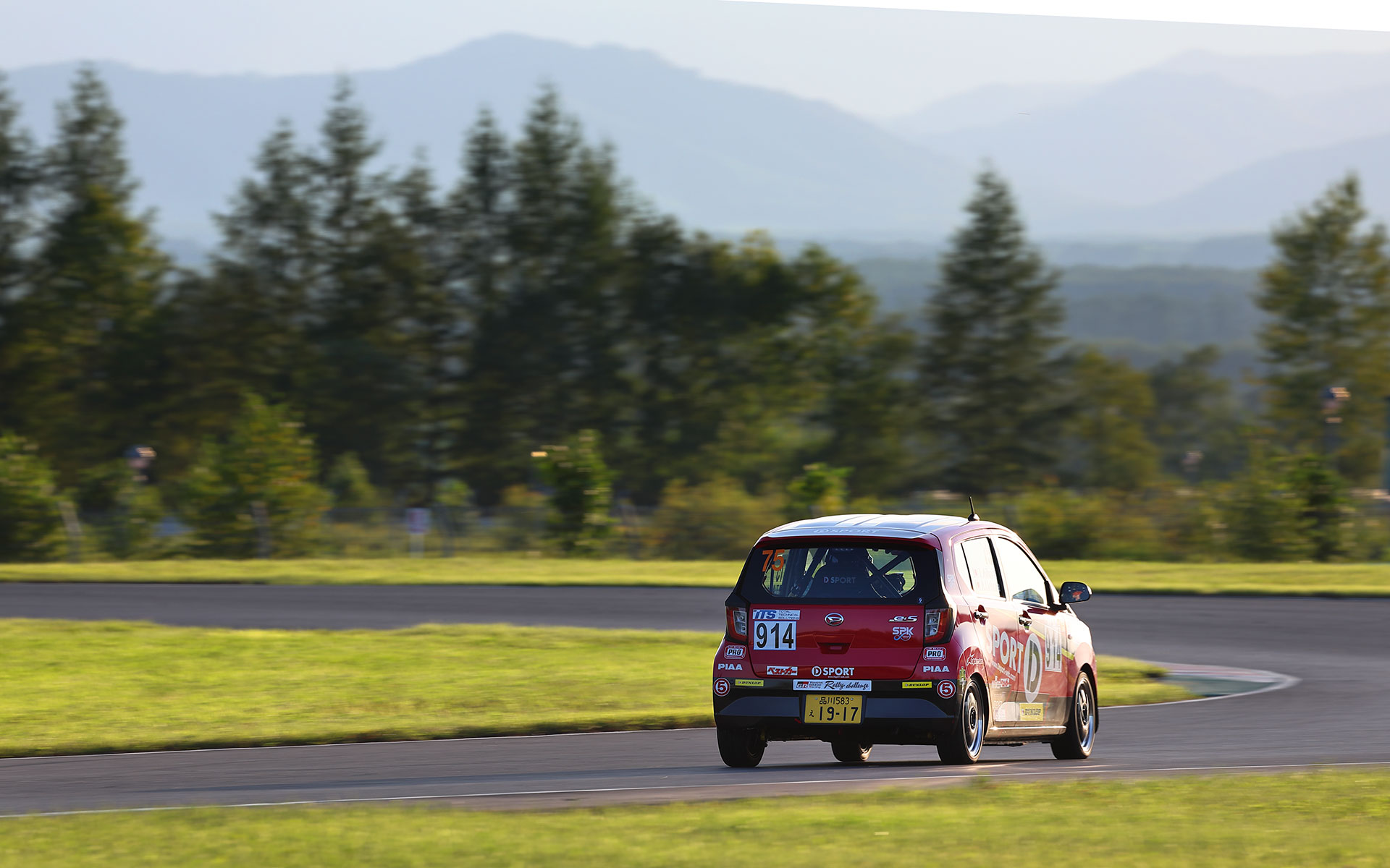 十勝スピードウェイはコース全体が平坦なのでパワーに限界のある軽自動車が楽しむにはピッタリのコースと感じた