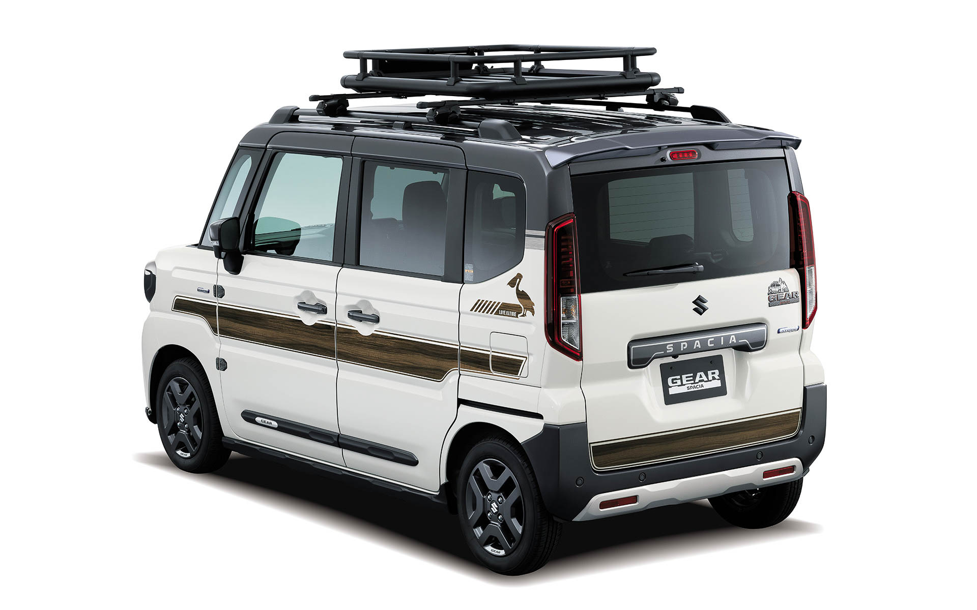 スペーシア ギアにオプションを装着したアウトドアスタイル