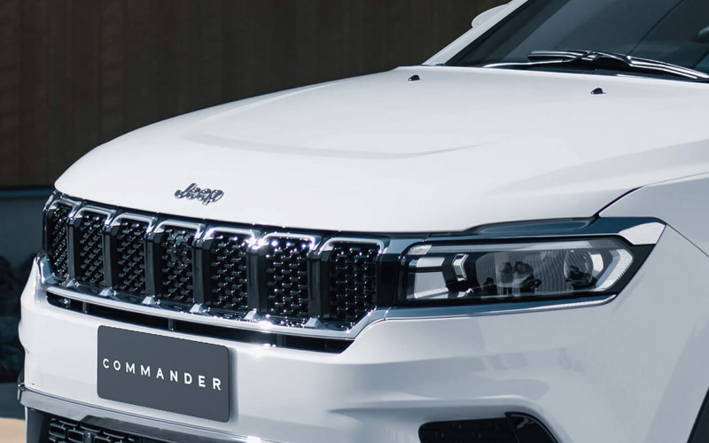 非売品　jeep 100台限定　BIG jeepダッグ ジープ、限定100台の「コマンダー ロンジチュード」 価格559万円