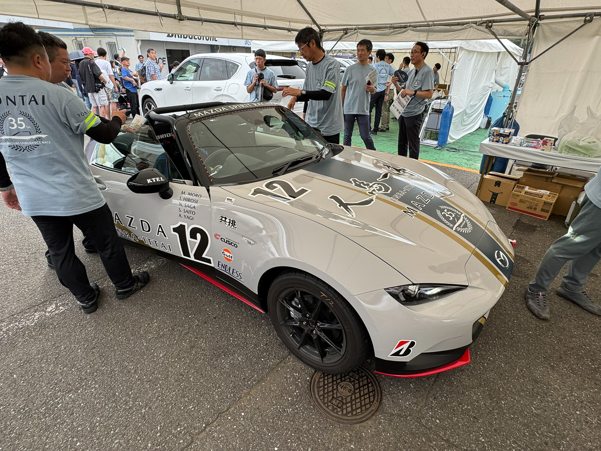 12号車はマツダチーム