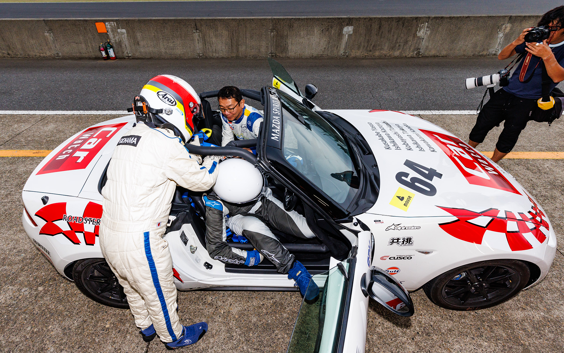 最初のドライバー交代で2番手の日下部氏へ