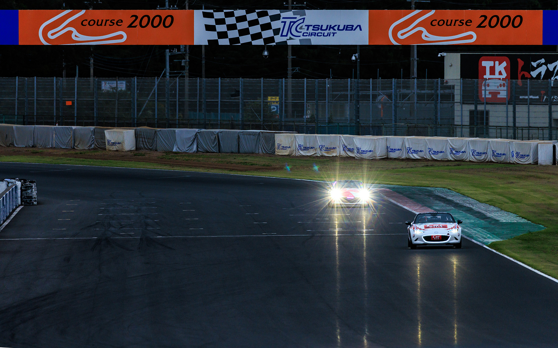 9月下旬の曇り空で17時を過ぎれば暗くなってくる