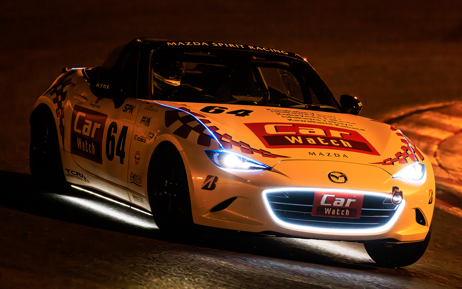 Car Watchロードスターはちょっと電飾に凝ってみた