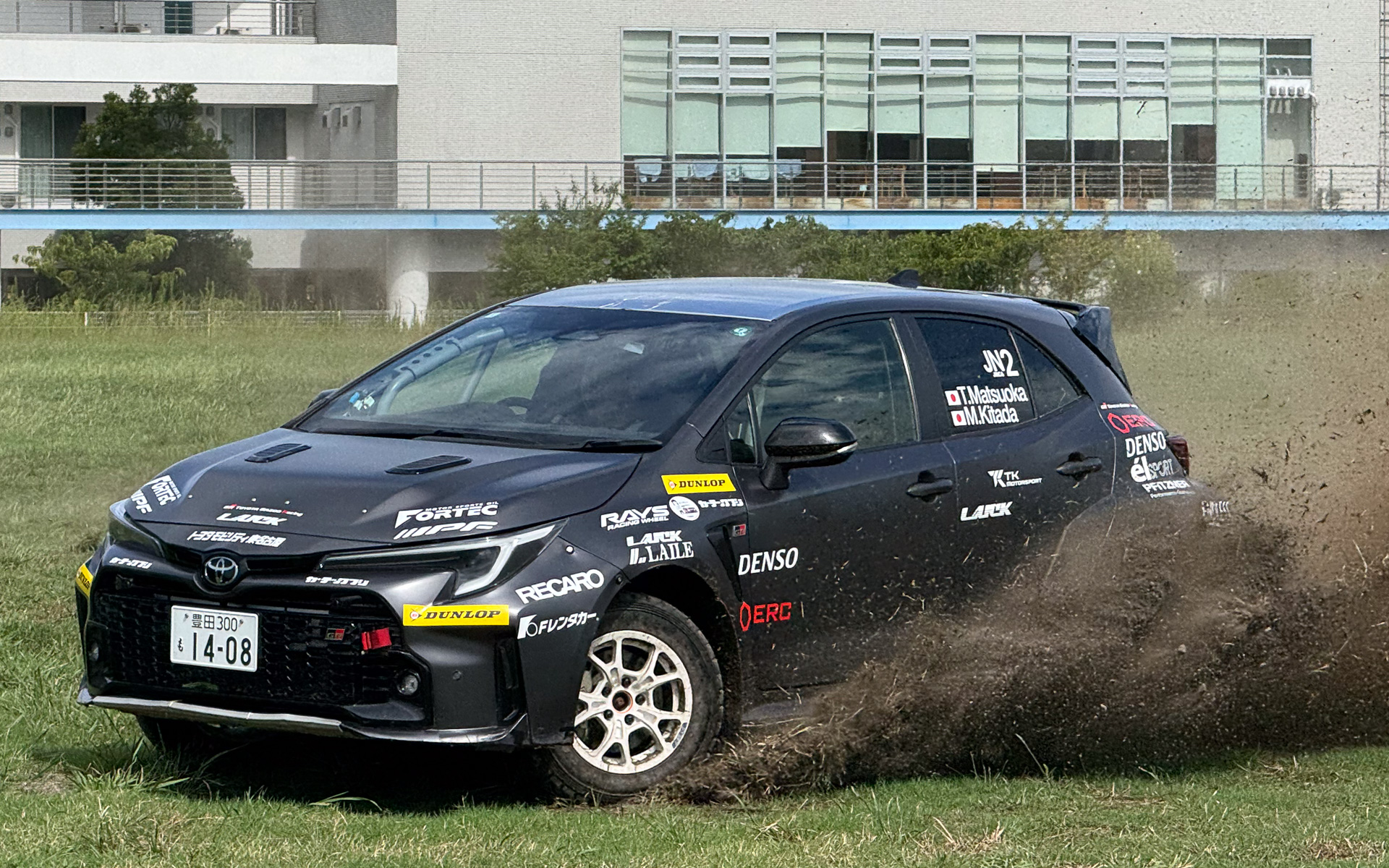 勝田範彦選手の手による豪快なデモラン