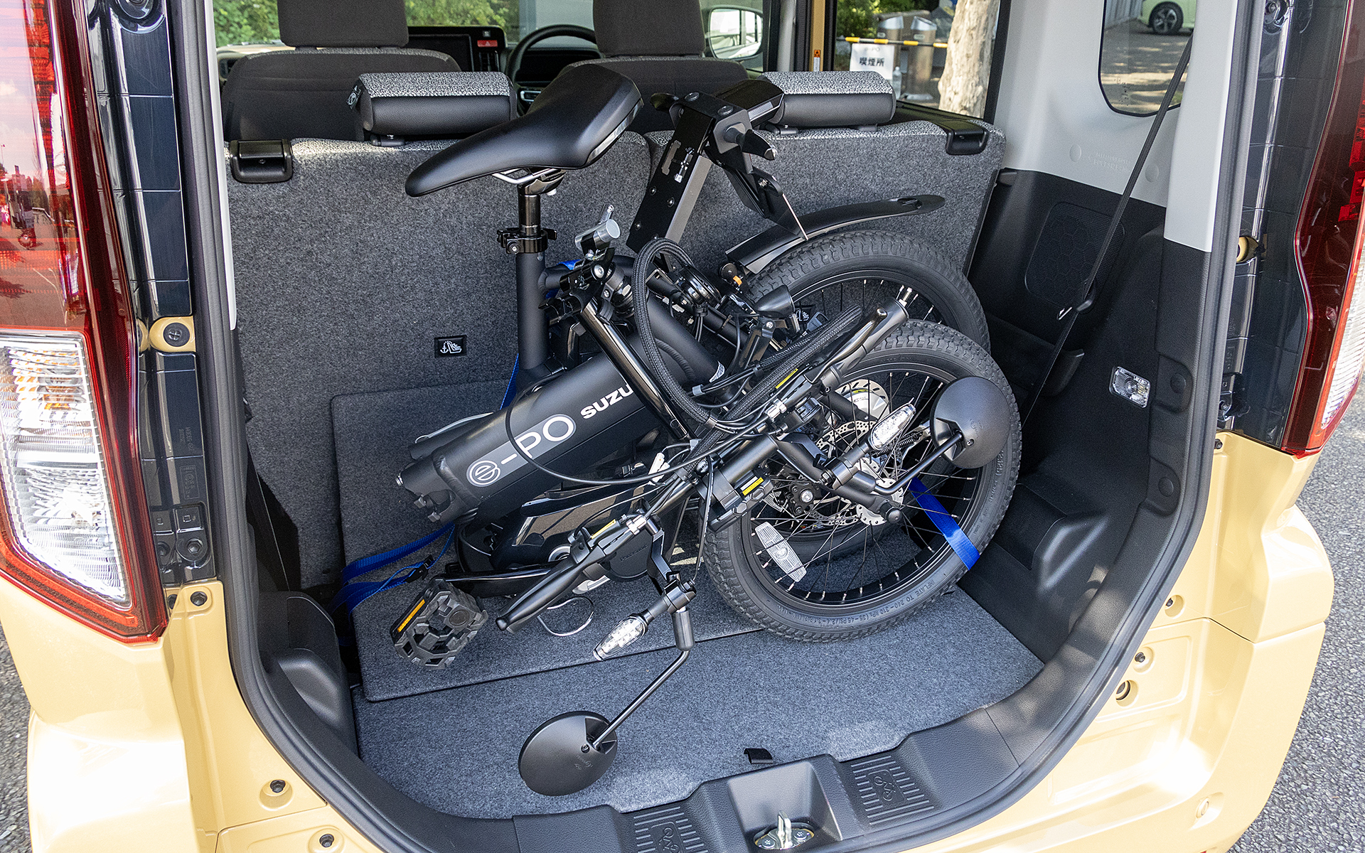 このサイズであればアルトなどの乗用車タイプにも積めそうだ