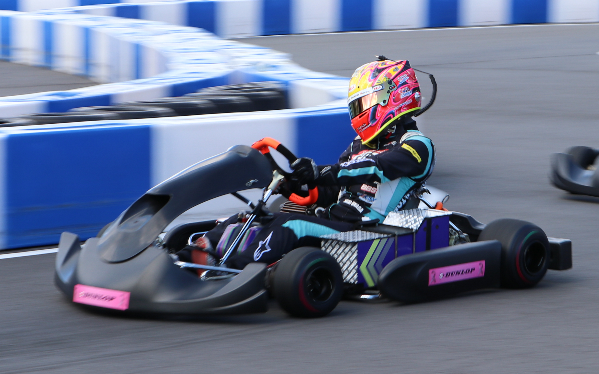 サステナブルタイヤで走る翁長実希選手