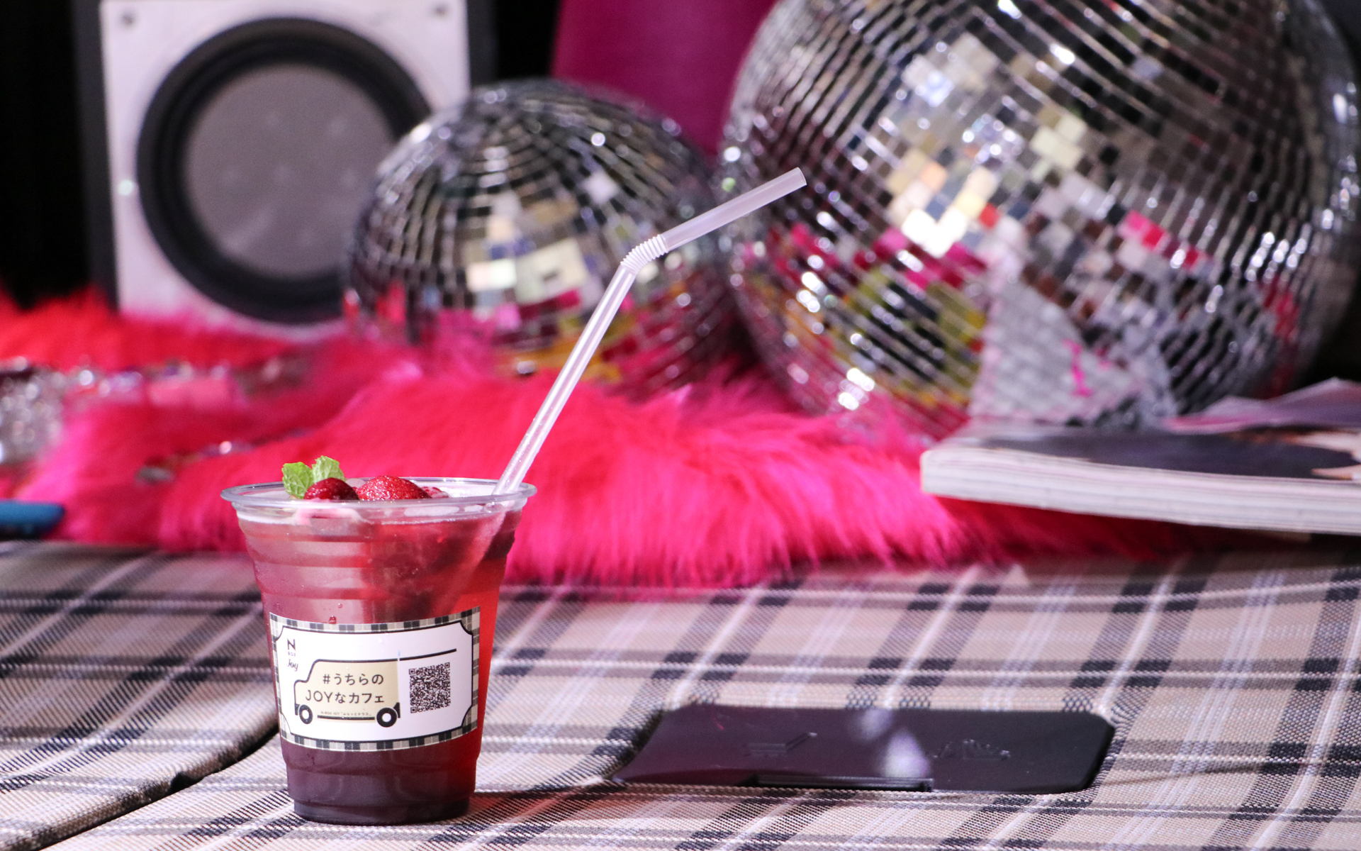 べり2モクテル：カラフルなY2Kらしさの中に大人っぽさも感じるベリー味のモクテル