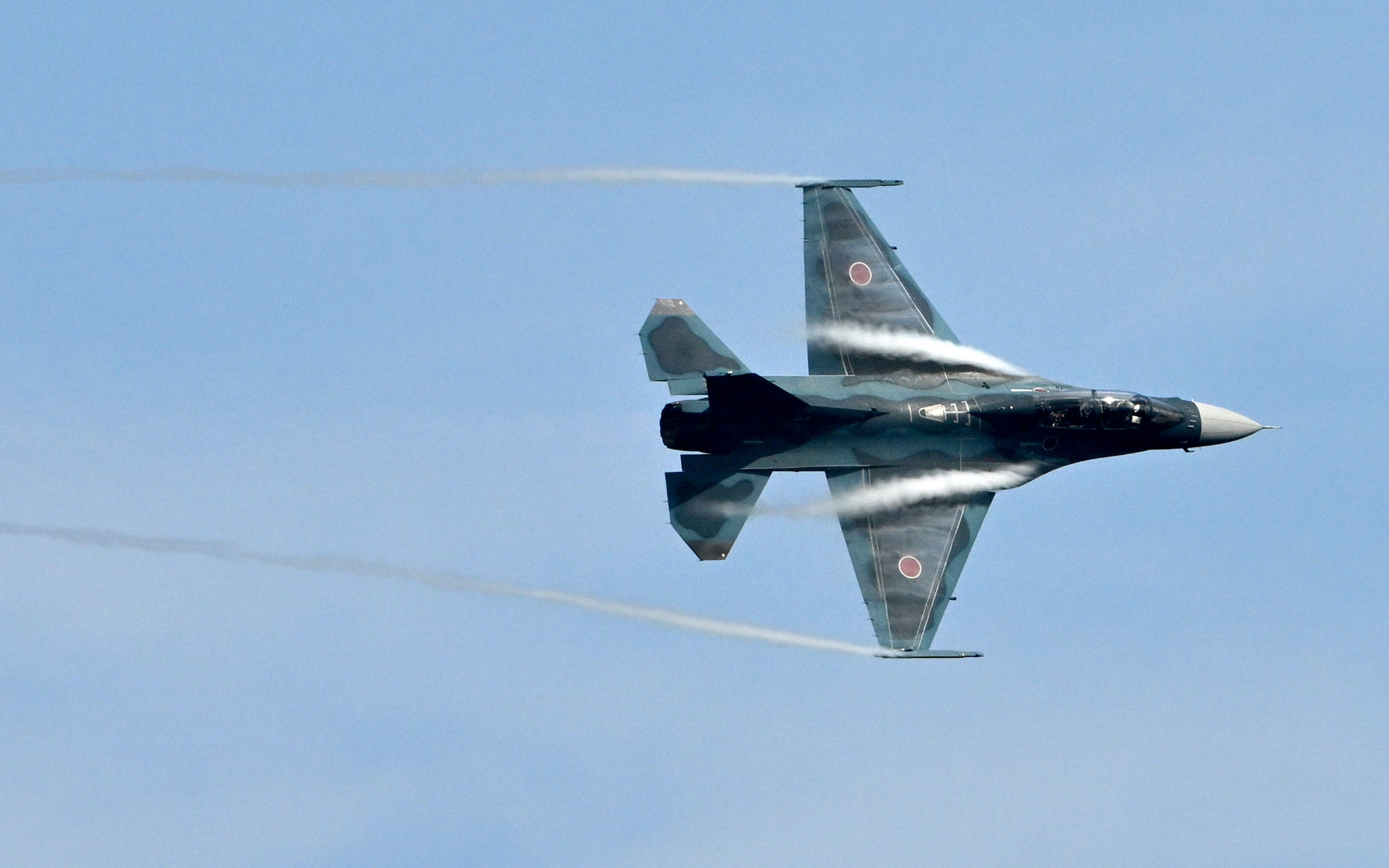 F-2B主要諸元【乗員】2名【全幅】11.1m【全長】15.5m【全高】5.0m【最高速度】マッハ約2.0